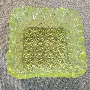 Fenton Daisy Button Vaseline Glass berry dish